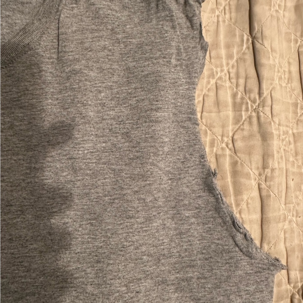 Gray Jerzee’s Men Sleeveless Top-Size- Large - Picture 3 of 8